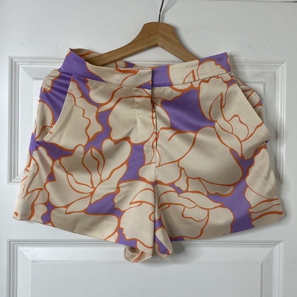 Alexis Short Set in Wisteria - Picture 12 of 14